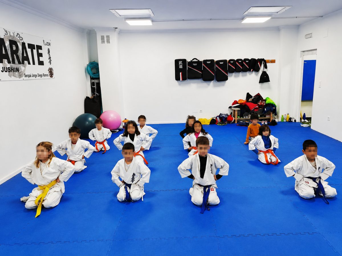 Clase de karate kyokushin en JDR Centro Deportivo, Lorca